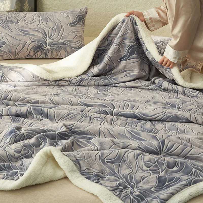 Vintage Printed Double-Layer Thick Blanket Nordic Autumn Winter Warm Lamb Wool Blankets Multifunctional Naked Sleeping Quilt H251216-image-1088602437