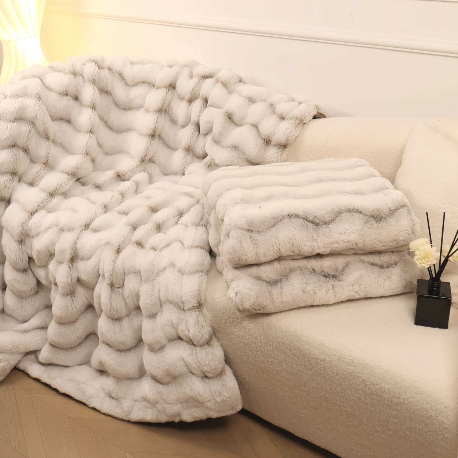1 pc Faux Fur Blanket for Couch Cozy Soft and Fuzzy Plush Rabbit Fur Bubble Blanket for Sofa Bedroom Living RoomTwo Size H251216-image-1088602019