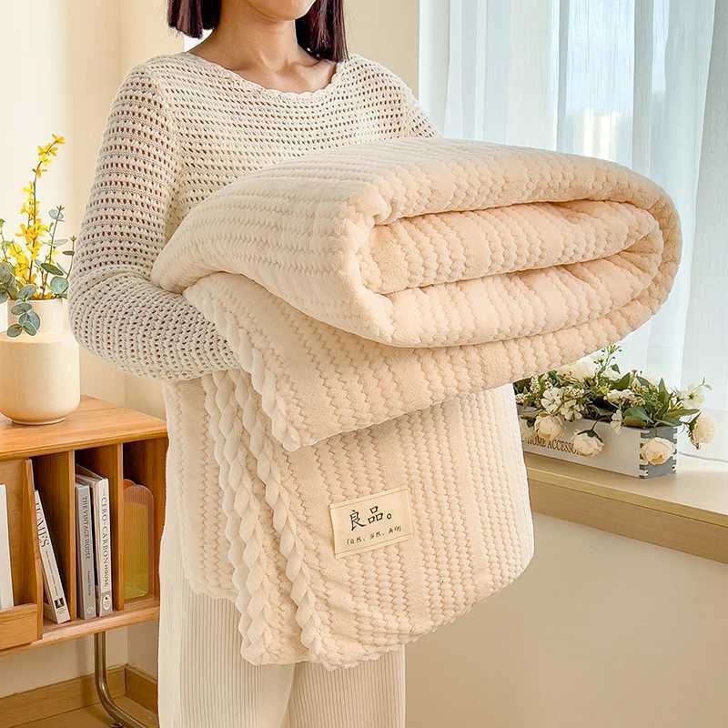 Category A Thickened Jacquard Velvet Autumn Warm Winter Blanket Soft Delicate Warmth Sofa Blankets for Thorw Comfortable Duvet H251216-image-1088601036