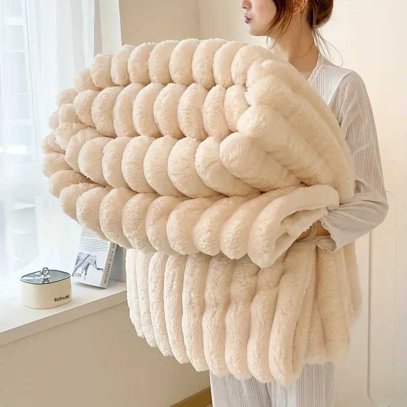 Light luxury Solid Color Multifunctional Rabbit Velvet Blanket Winter Thick Warm Flannel Used For Bedroom Living Room Blanket H251216-image-1088600600