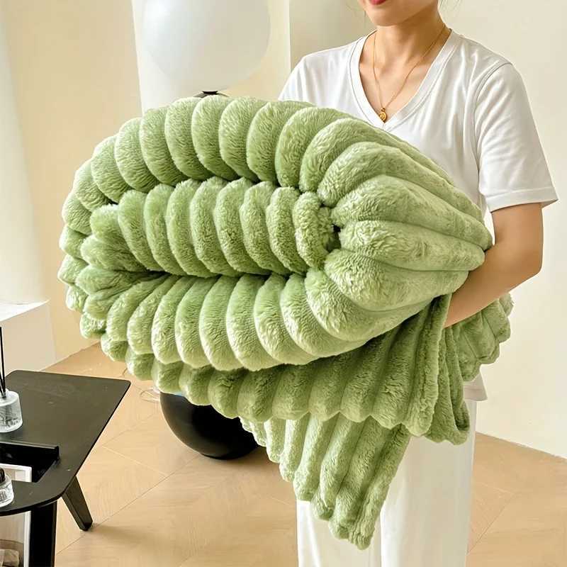 Luxury Soft Flannel Blanket - Plush Bedspread Couch Throw Super Soft Cozy 3D Striped Lightweight Blanket for Home Decorators H251216-image-1088600448
