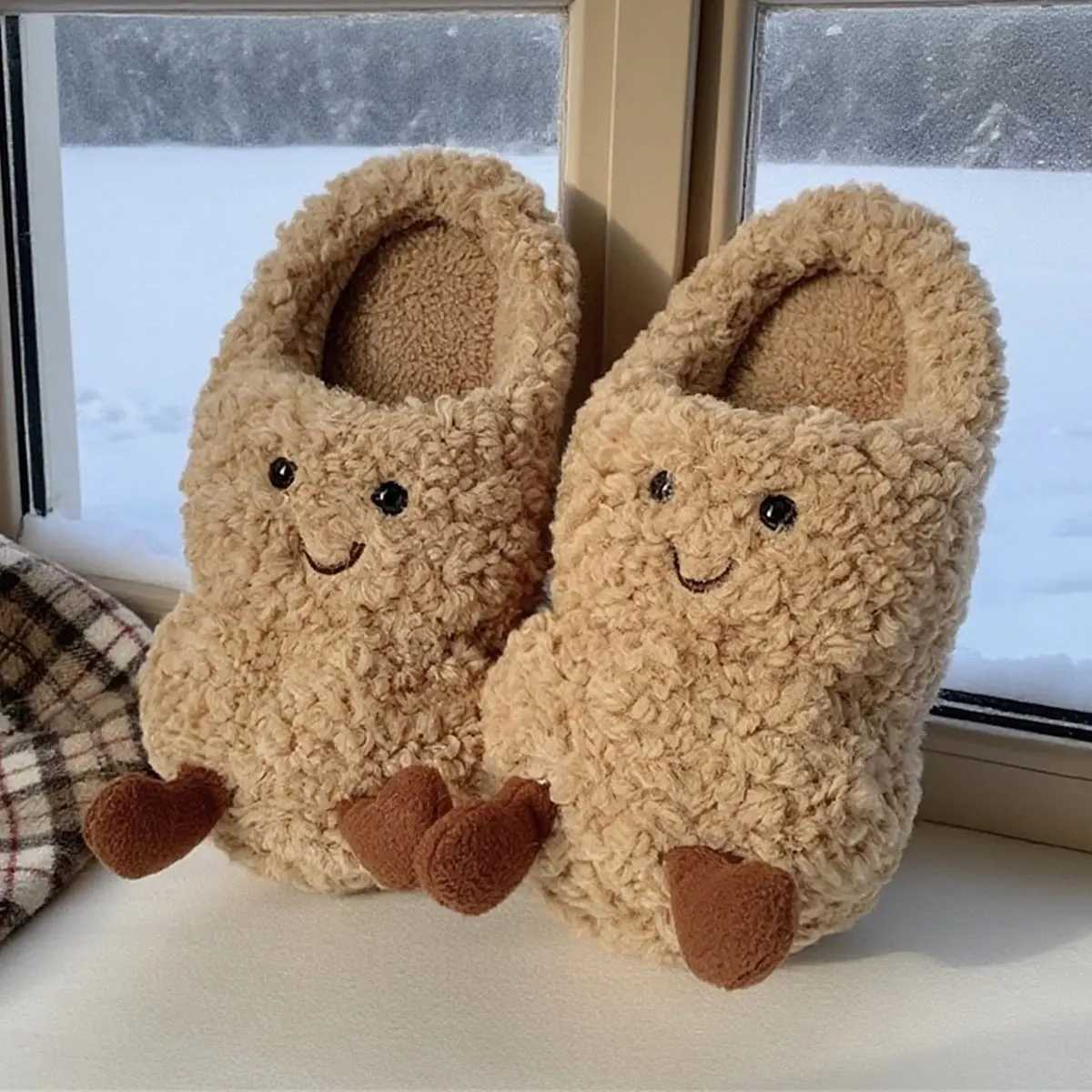 Creative and Fun Peanut Shaped Home Warm Cotton for Women Ins Style Plush Non Slip Winter Indoor Ladies Slippers Z251216