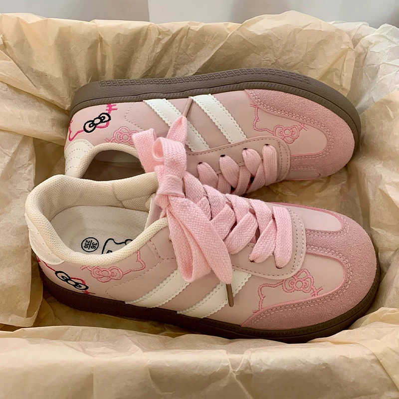 Sanrio Hello Kitty Girls Chunky Loafers Cute Big Head Platform Shoes Casual Sneakers Trendy Training Shoes for School Casual Wear H2512171
