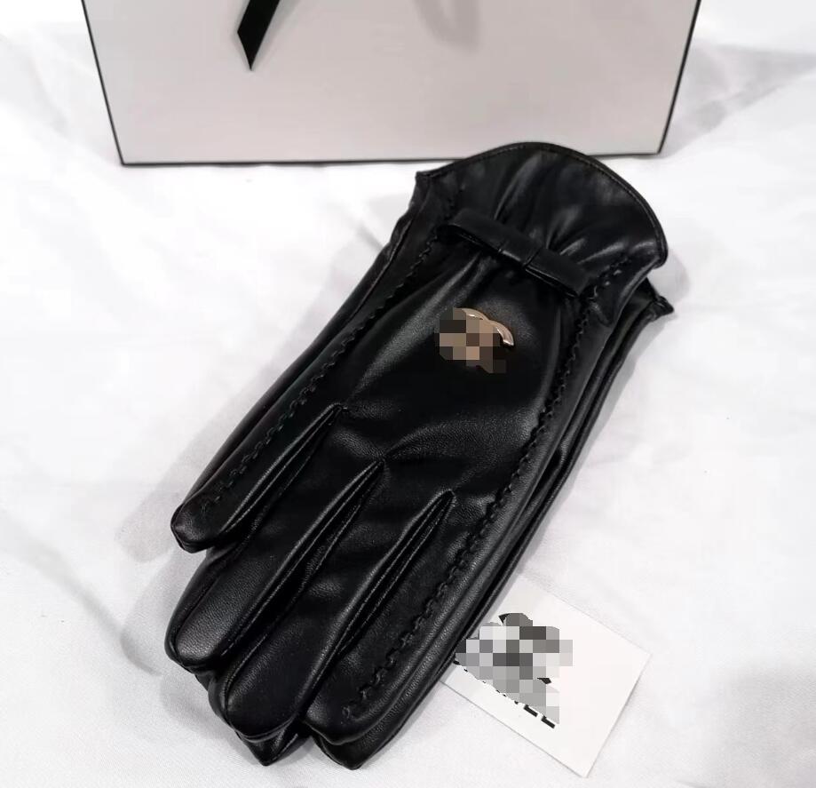 2026 New Brand For Women Winter Fashion Men's perfume Woolen Pink Plush Mittens Glove With Outdoor Sport Classic Stripes Warm Gloves cologne De