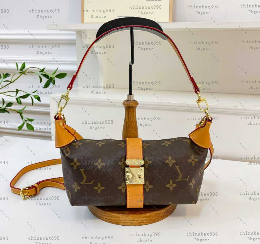2026 Designer Bag Shoulder Bag Luxury Bag Easy Women's crossbody Bag Purse embossed Alphabet Underarm Bag Old Flower handbag Women's Half