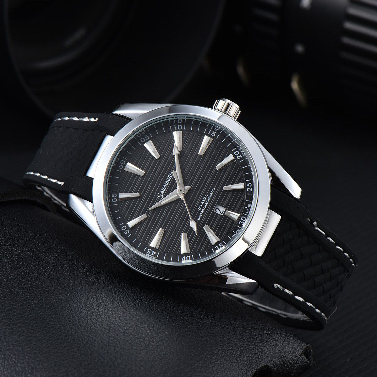 Hippocampus Series Ultimate Observatory GMT World Time new Men's Watch 220.12.43.22. Blue Dial Strap