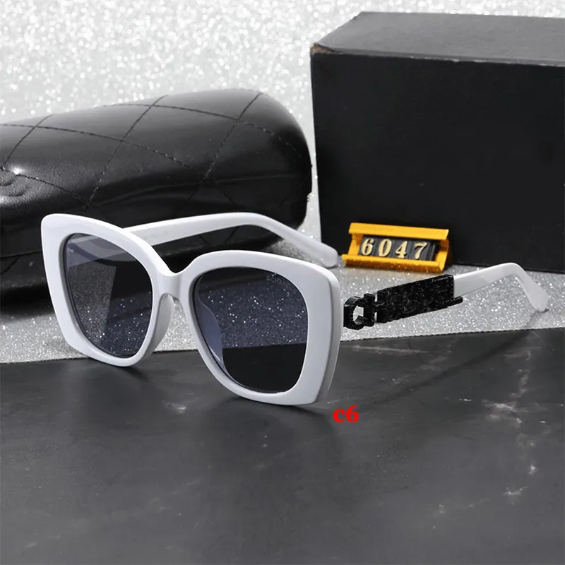 Retro Lens Luxury Sunglasses For Women Designer Mens SunGlasses Unisex Traveling Glasses UV400 Protection Sunglass Black Grey Beach Adumbral Sunglas
