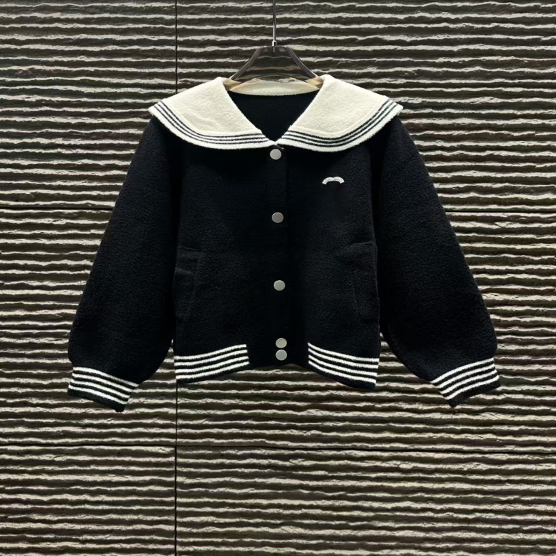 CC Jacket Designer Cardigan Women Sweater Top Round Neck Black White Striped Bow Cc coats Sweater Luxury Woman Knitted Versatile Casual Woman 1dd