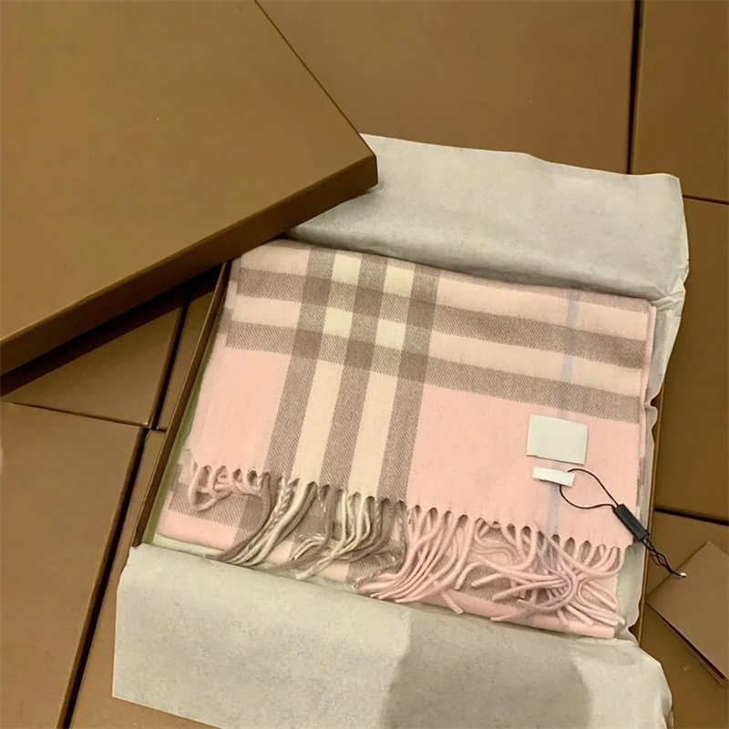 Designer Old casual Luxury 2023New party Letter Flower Fashionable Autumn and Rabbit Fleece Scarf Womens Winter Warm Fashion Double Sided Two Color