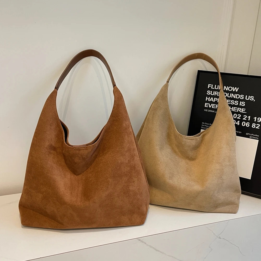 Autumn and Winter Vintage Women Bag Large Capacity Suede Shoulder Bag Casual Commuter Bag Retro Handbags with Pocket Hobo Bag 251217