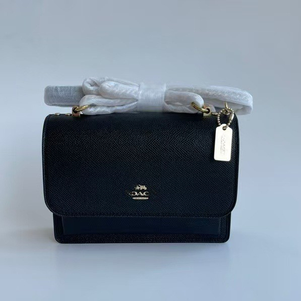 New Women's Shoulder Bag Trendy Versatile Rivet Decoration Commuter Women's Crossbody Bag New Luxury Handbag Retro Style Designer Elegant