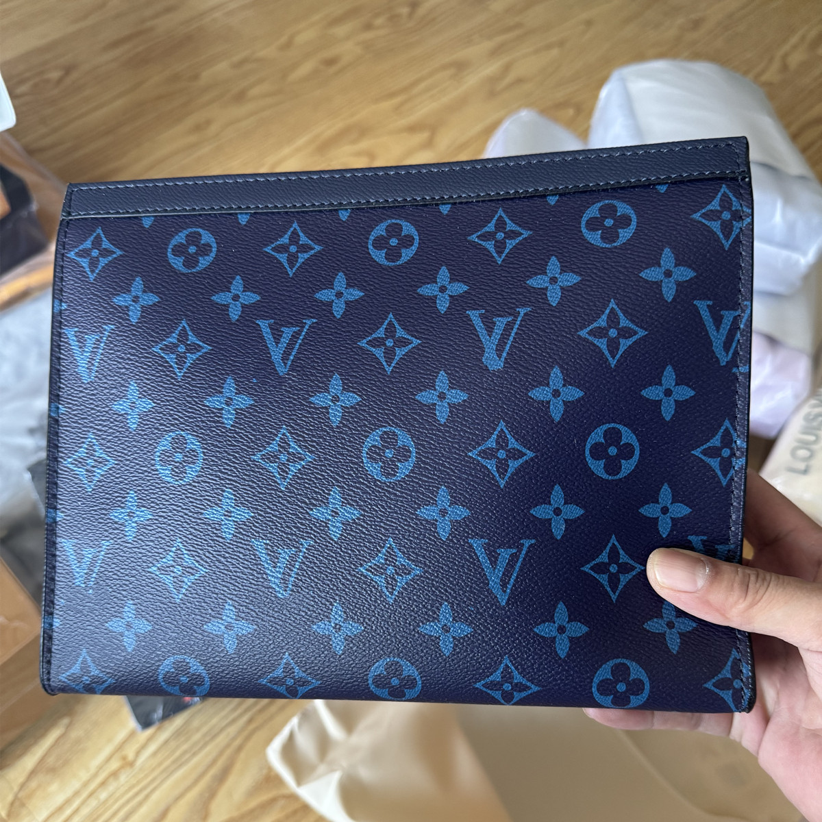 10A Designer bag womens mens Genuine Leather Pochette Voyage bag Travel Toiletry Pouch 26 cm Purse Makeup bags Clutch Bags Waterproof Cosmetic Cases