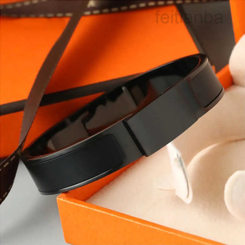 Bracelet en titane Design noir à la mode pour hommes et femmes, vêtements de fête, Anti-allergie, bijoux de haute qualité FQ80