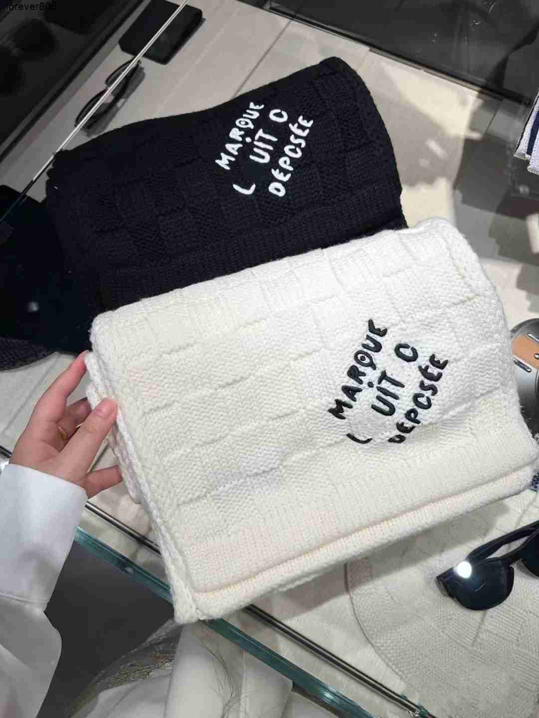 Hats Scarves Sets Scarves Luxury Knit Women Man Designer Scarf 100 Cashmere Scarves For Winter Warm Womens and mens Long Scarf