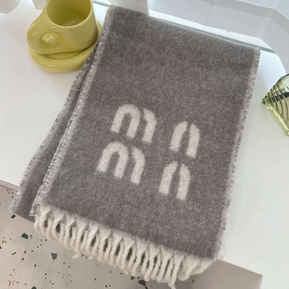 luxury Womens designer scarf winter knitted warm cashmere fashion letter scarf autumn and winter womens versatile neck scarf comfortable touch casua