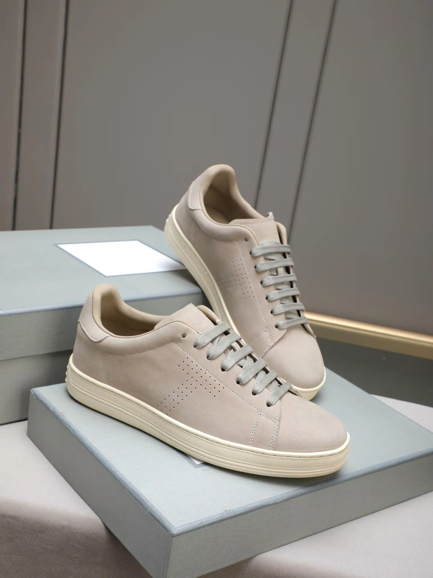Excellente qualité Hommes Warwick Baskets basses en cuir de veau grainé Semelle en caoutchouc Marche Célèbre Marque Robe de soirée Plate-forme En