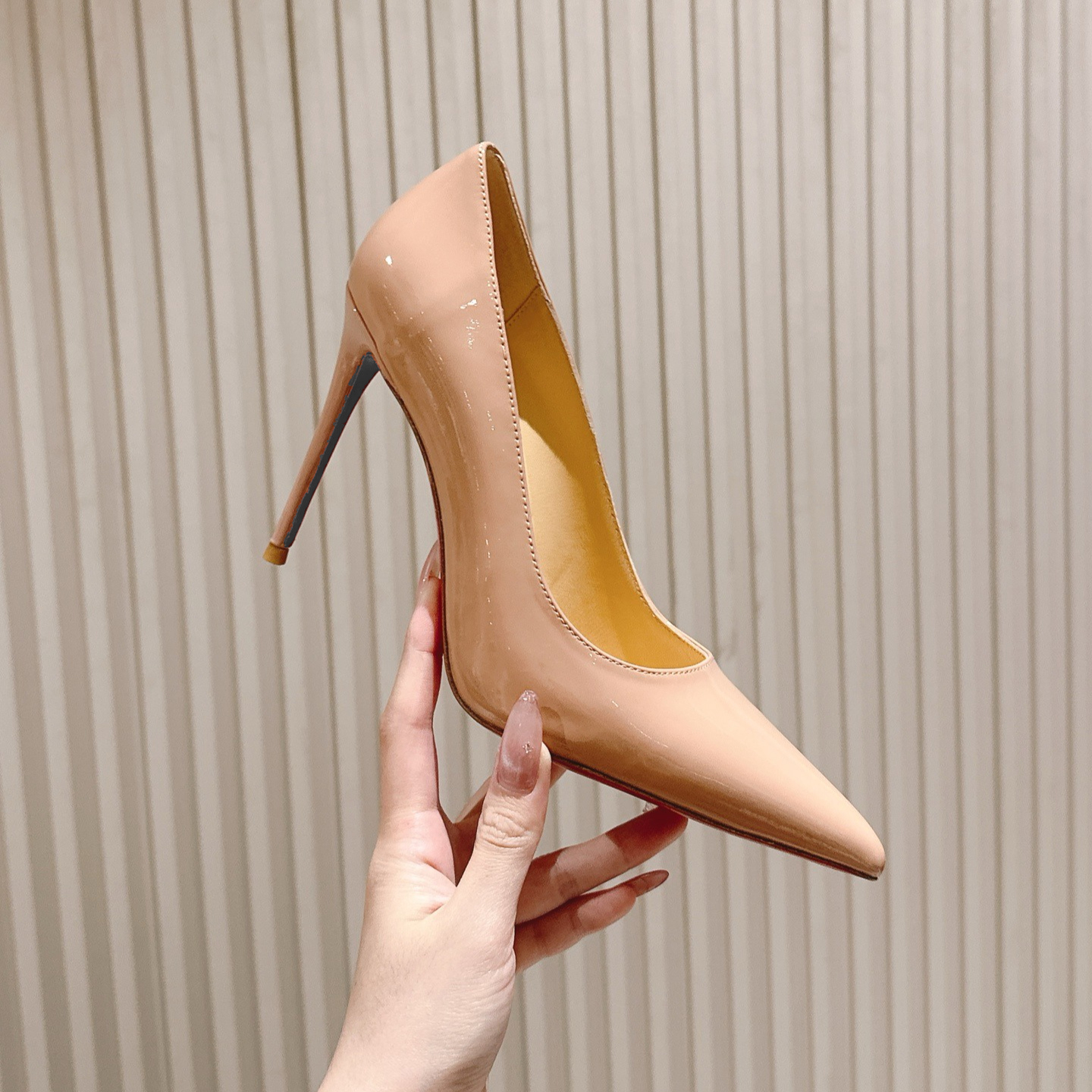Pigalle Top Quality Patent Leather Pumps Luxury designer women slip on stiletto heel shoes Fashion wedding heels Simple elegant evening shoes Leathe