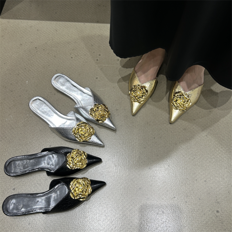 Sexy Pointed Toe Women Mules 2026 Summer New Elegant Floral Design Modern Fashionable Shallow Mouth Womens Slippers Luxury Beach Designer Sandals