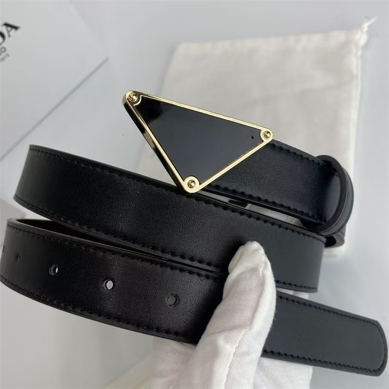 Nouveau triangle cravate femmes hommes bolo cravate de luxe concepteur cravate adolescent ceinture sac de taille en cuir école chemise formelle v