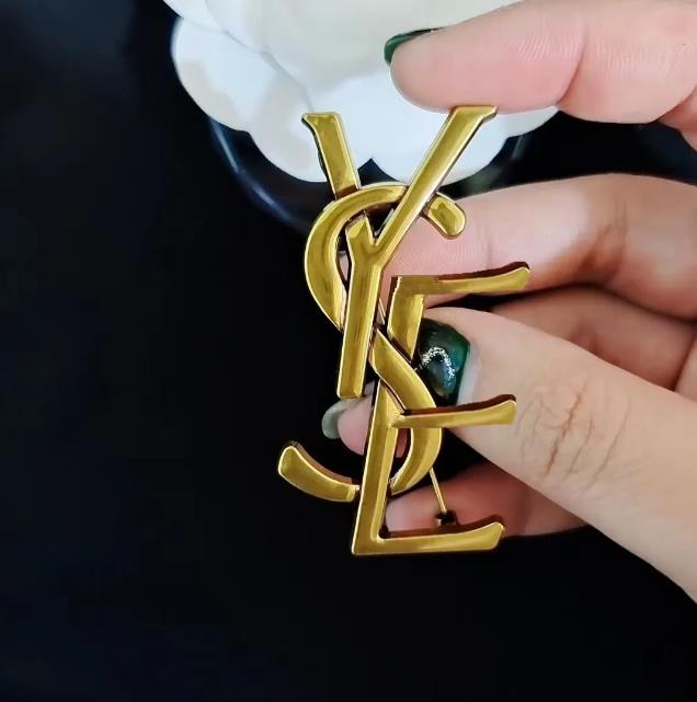 20style Designer Letter Brooch Pins Luxury Fashion Women Men Unisex 18K Gold Plated Broochs Jewelry Accessories Christm Gift