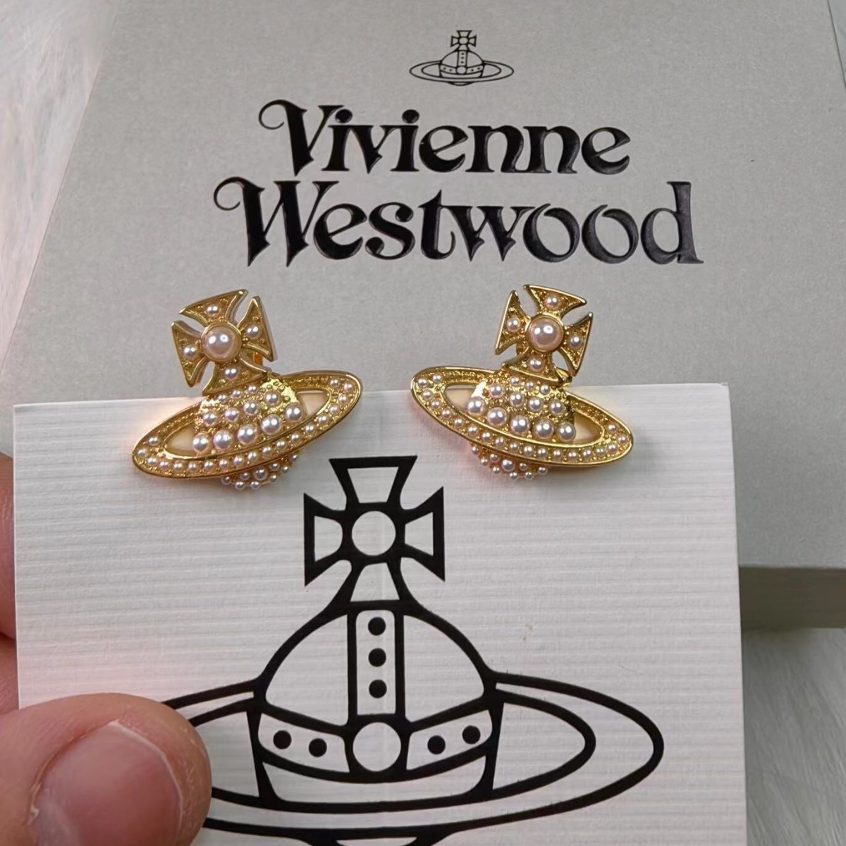Designer Viviane Jewelry Weswood Empress Dowager Fashionable Saturn Bead Earrings High-end Unique Earrings Niche Design Pearl Planet Earrings