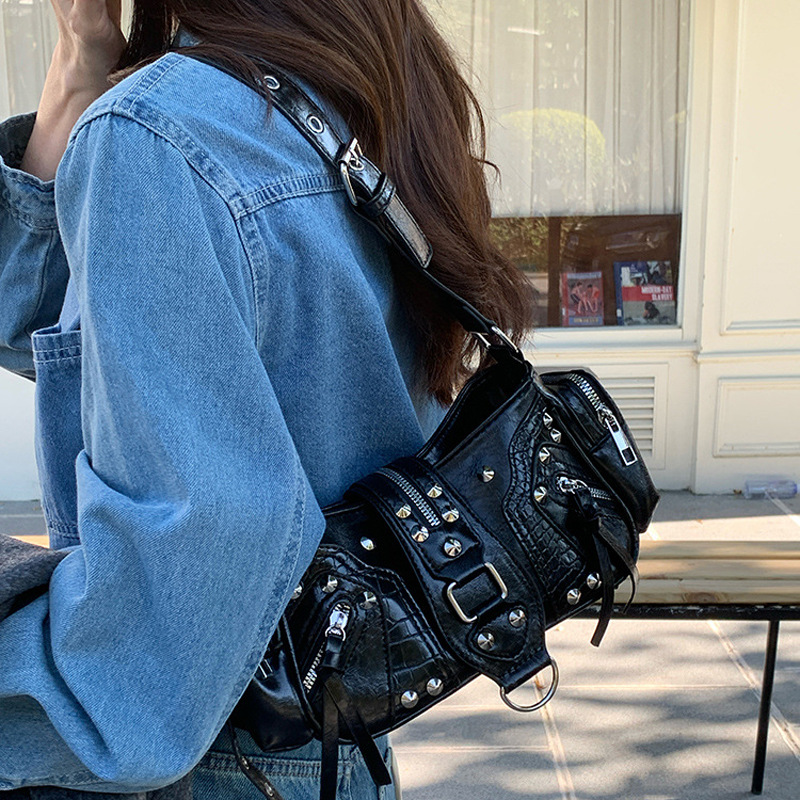 Free Shipping Fashionable Motorcycle Bag New Style Arrival 2026 Versatile Trend Studded Cool Shoulder Bag Black