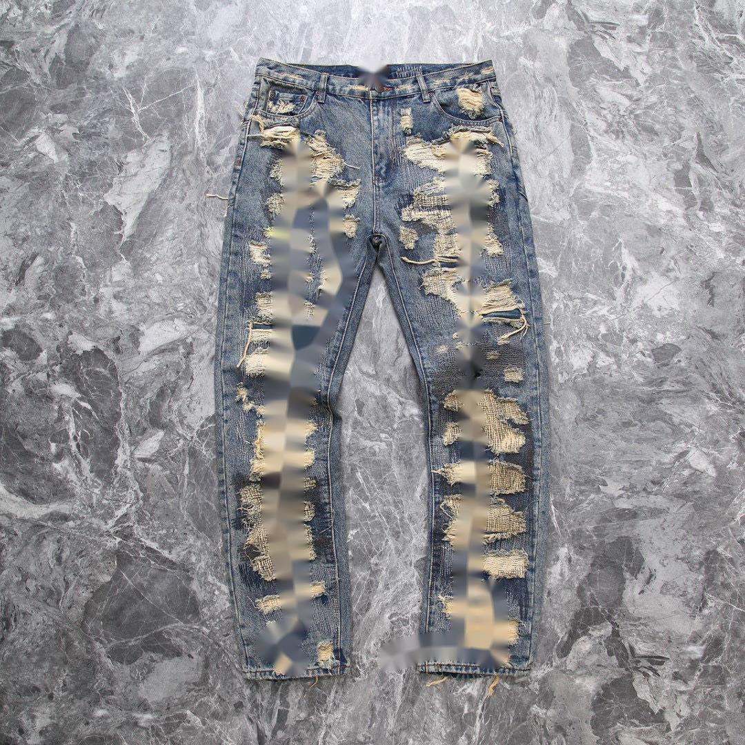 Men's Jeans The embroidered patch spoils the blue-colored straight-leg high street jeans for men