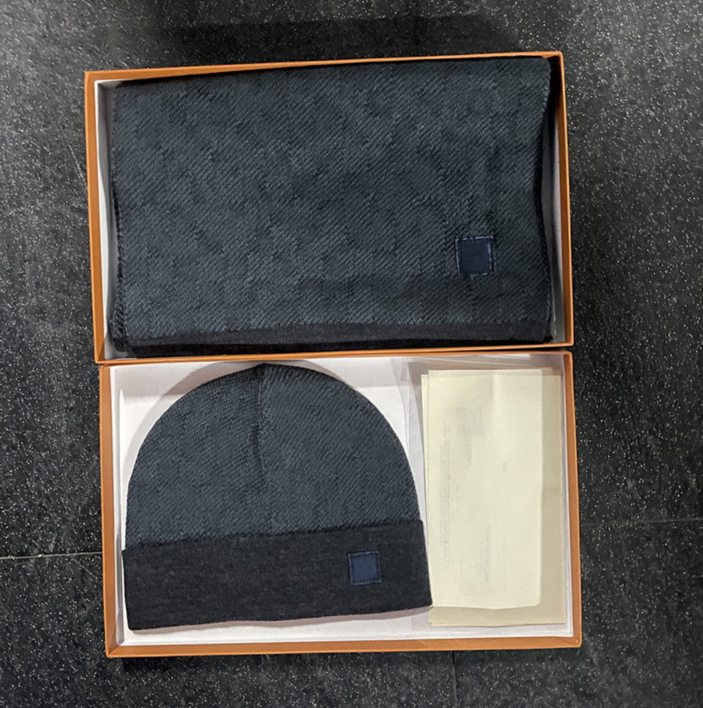 Scarves Luxury Designer Pashmina Women mens knitted Scarf Hat Set Winter Warm Hats and scarves Beanie Hat for men With BOXs