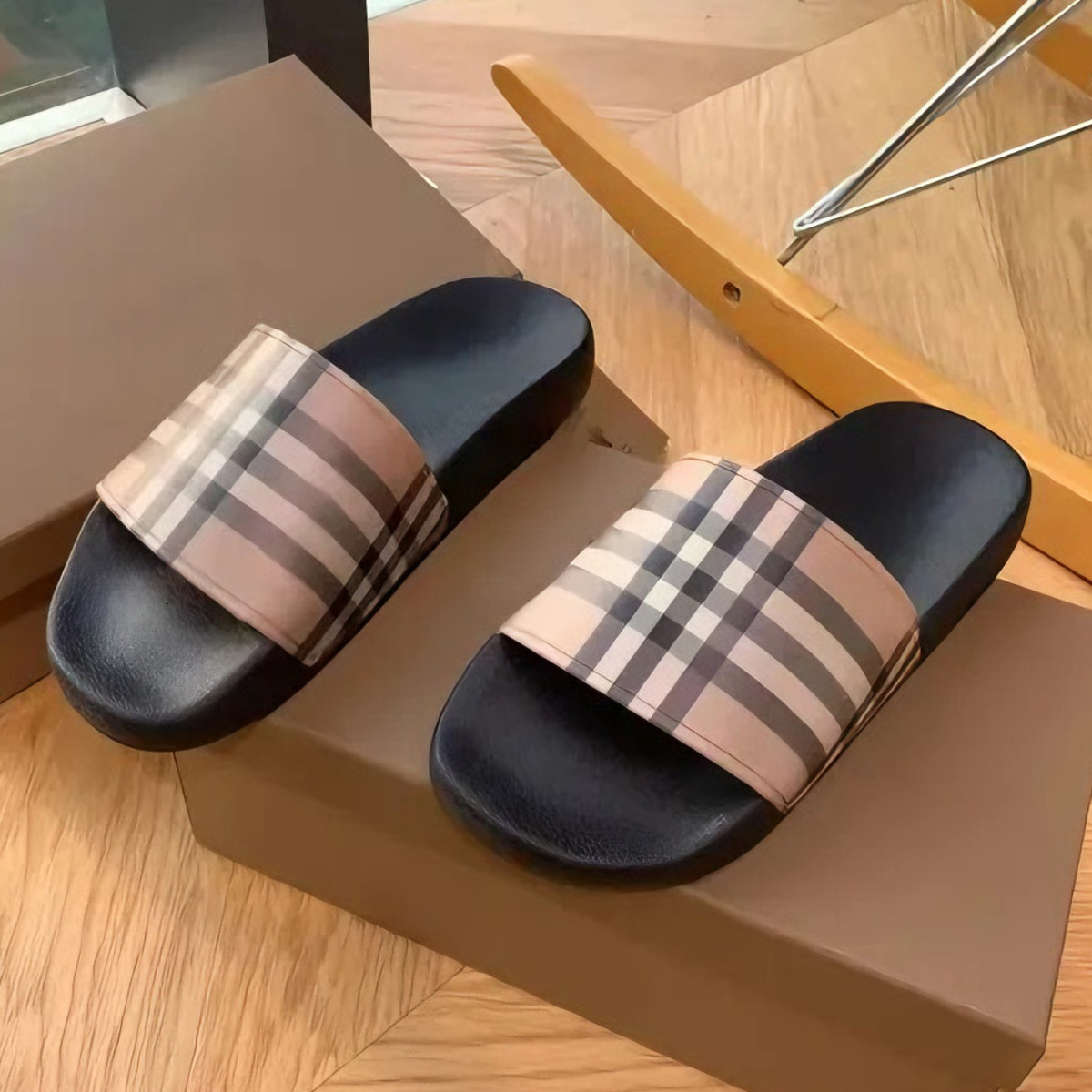 Designer Check Slides Vintage Printing Tartan Slippers Sliders Mens Furley Archive Summer Beige Print Embossed Logo Slide Dark Cerulean Blue Mangrov