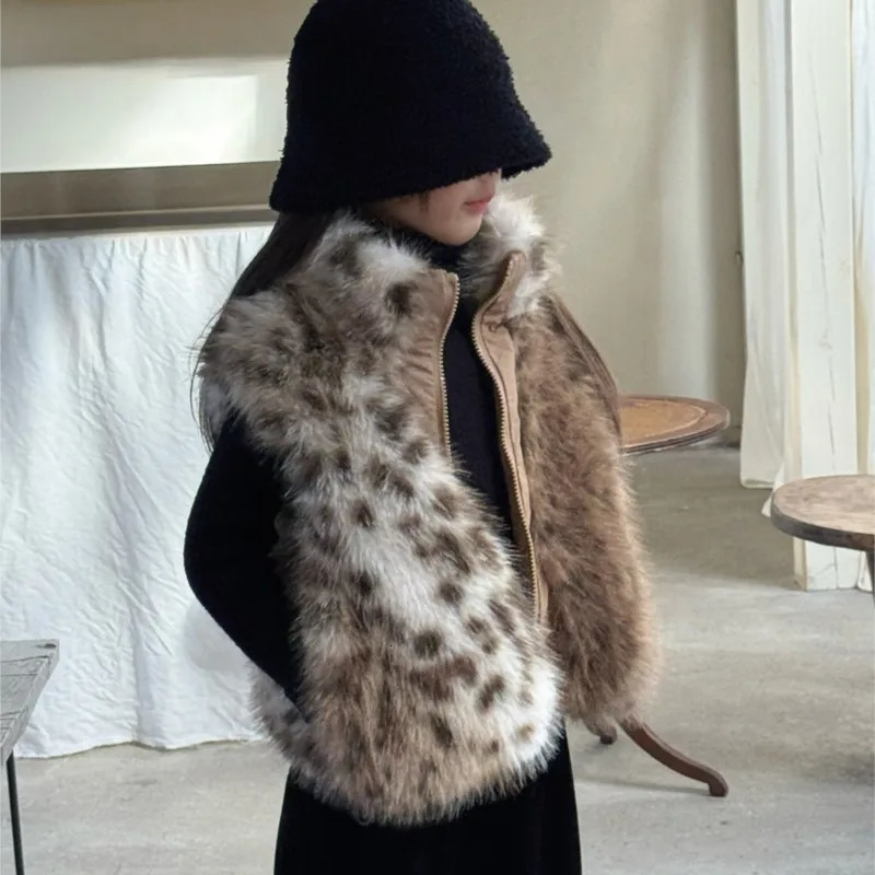 Winter Children Girls Gradient Fur Waistcoat Faux Fur Sleeveless Coat For Kids Baby Girl Retro Turtleneck Warm Toddler Girl Coat 251223BJ