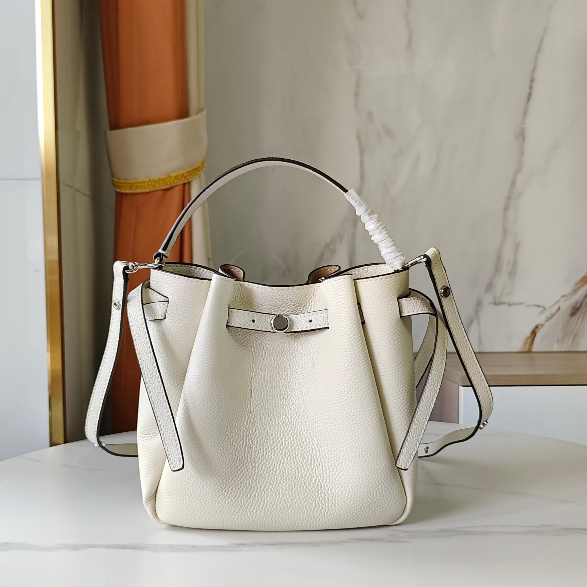 Master quality ss391 T***h bag designer bag Luxury New drawstring shopping tote bag, double-hand carry, crossbody bucket bag, leather women's b