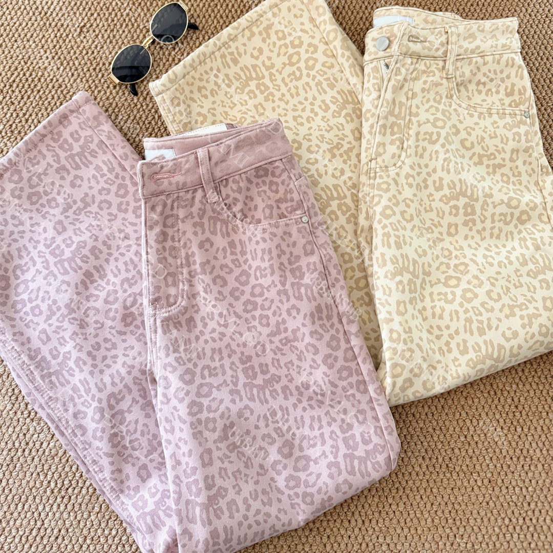 Classic Fit Chino Trousers with Modern Design Elements for Sophistication