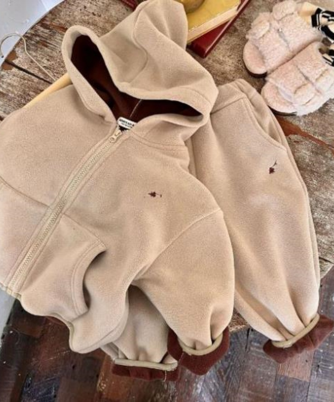 Enfants Designer Vêtements Ensembles Nouveaux Survêtements De Luxe Mode Garçons Filles Sweat À Capuche Vestes + Pantalons Velours Chaud 2pcs tenu