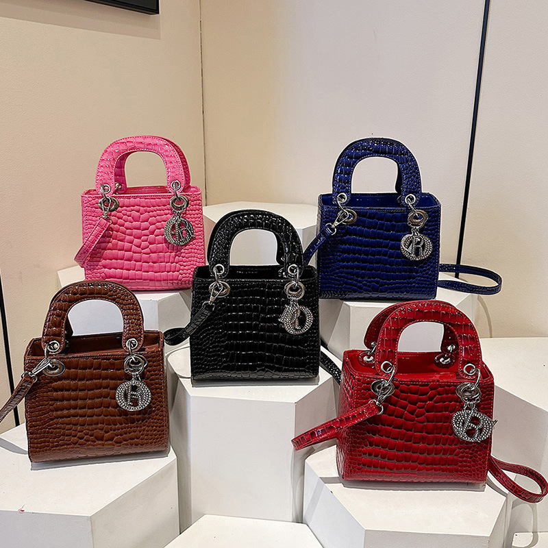 Princess Diana Bag New Women's Bag Ladies Handbag 2025 Bridal Bag High-end Feel Cross-border Shoulder Bag Crossbody Bag