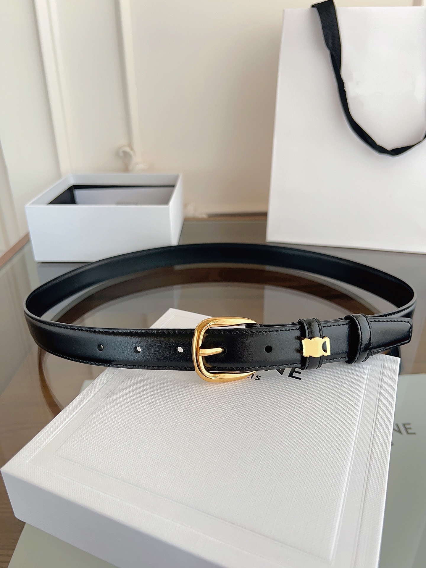 2026 Femmes Designer En Cuir Véritable De Luxe Hommes Fermoir En Or 2 5 cm Ceinture Polyvalente À La Mode pour Pantalons Jeans Robes Ceinture de