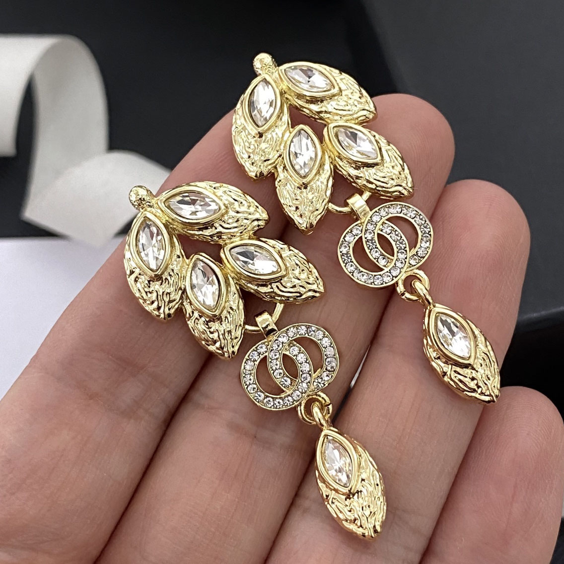 Designer Earrings Crystal Pearl Inlay Brass Copper Ear Studs Round Eardrop Jewelry Women Stylish Accessory for Any Occasion