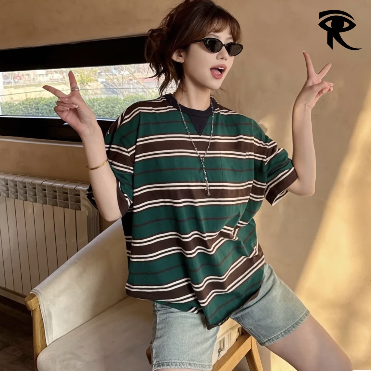 2025 Printemps Nouveau style coréen Contrastant Rouge Vert Blanc Rayé Fortune Col rond Lâche T-shirt à manches courtes Vêtements originaux Design