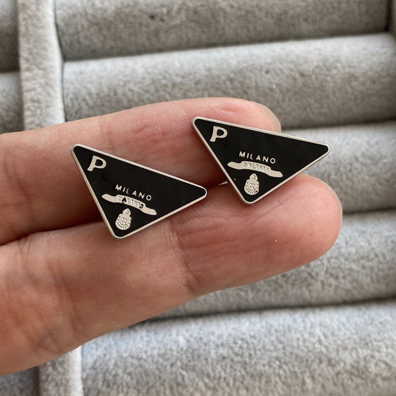 Boucles d'oreilles de luxe couleur argent goutte d'huile noire Triangle boucles d'oreilles à la mode en acier inoxydable boucles d'oreilles de mo
