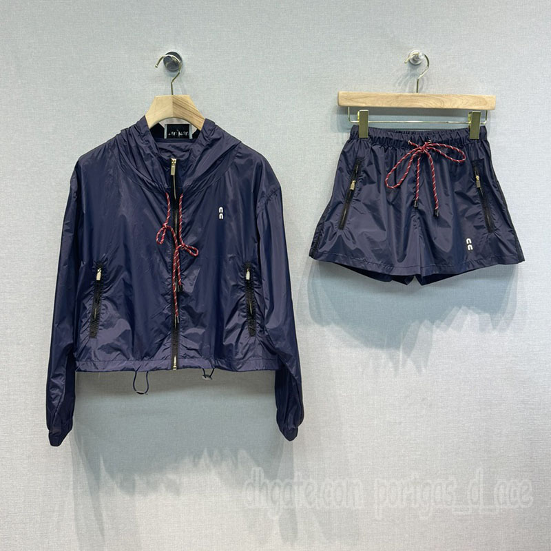 Veste à capuche brodée et mini short pour femme été coupe slim respirant léger sport séchage rapide extérieur