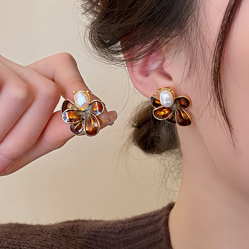 Silver Needle Acetate Plate Flower Pearl Melad Retro Elegant High-end Light Luxury Niche Earrings for Women-image-1091428719