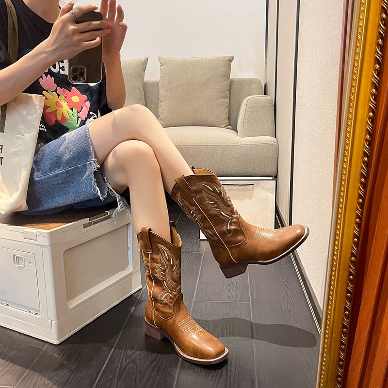 Stylish Versatile Woman Boots Leather Snow Ankle Chelsea Platform Shoes women Fashion Casual Boot Gothic Punk Rock Vintage Winter Autumn Classic Lon