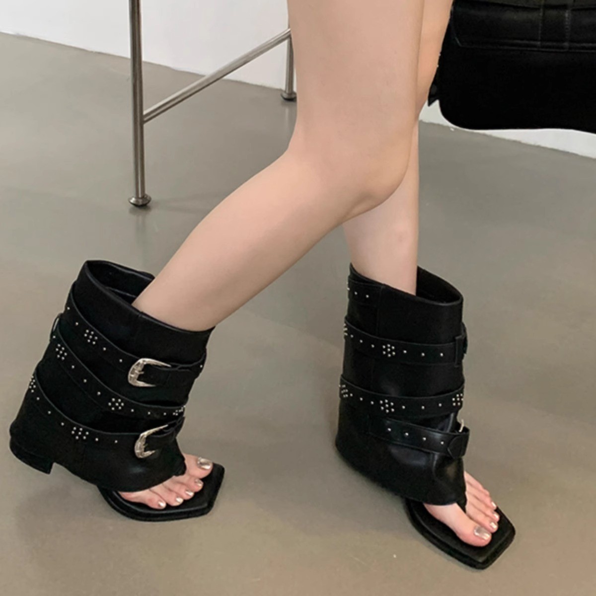 Élégante femme vintage Bottes à lacets ouverts Split Toe Cuir chaussures plates Femmes Fashion Casual Rivet Boot Gothic Punk Rock Biker Classic C