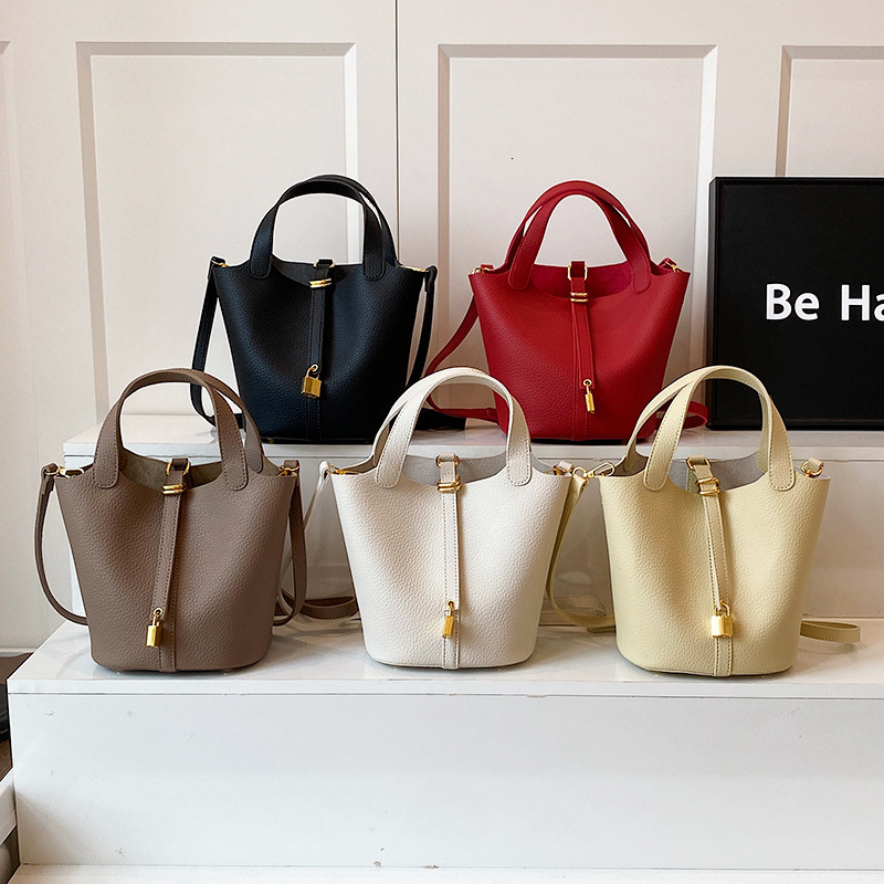 Designer Saddle High-end For Women 2025 Designer Luxury Handbags Tote Simple Bucket Internet Celebrity Handheld Basket Bag