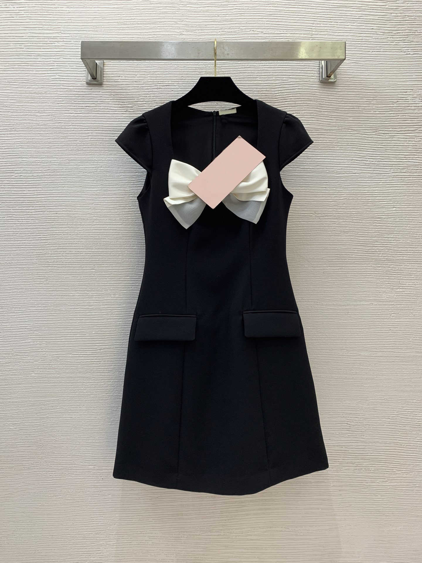 Basic Casual dresses for woman designer High-end Goddess Style Slim Fit Dress Beautiful luxury Bow Decoration Party dresses
