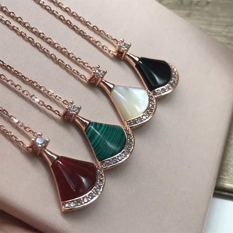 Nouvelle marque BV collier de luxe diamant sculpture trois perles pendentif coulissant collier de haute qualité en or 18 carats en acier inoxydab