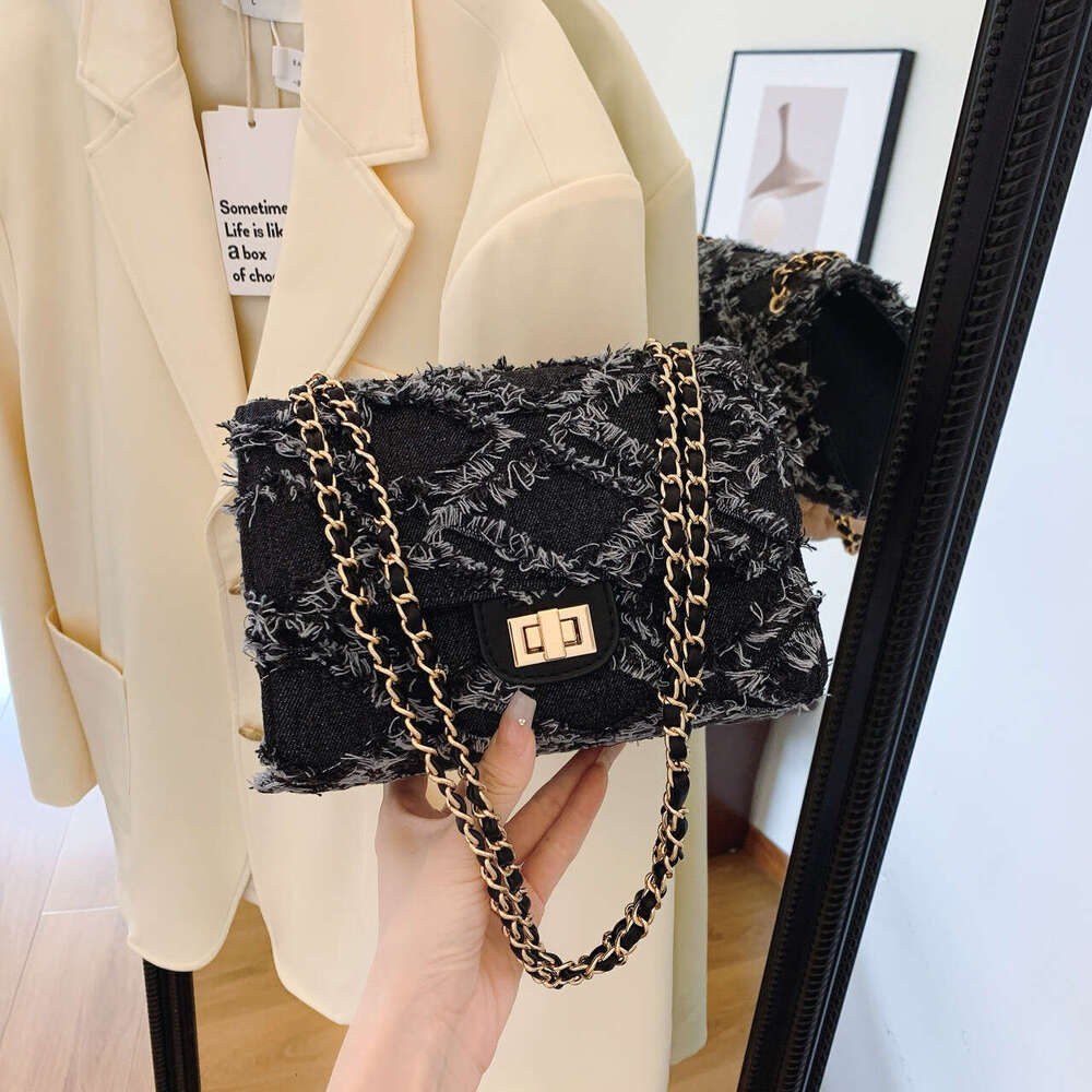 Women Denim Quilted Small Square Crossbody Bag, Vintage Diamond Pattern Chain Shoulder Handbag, Elegant Underarm Flap Purse for Daily Dating 101010
