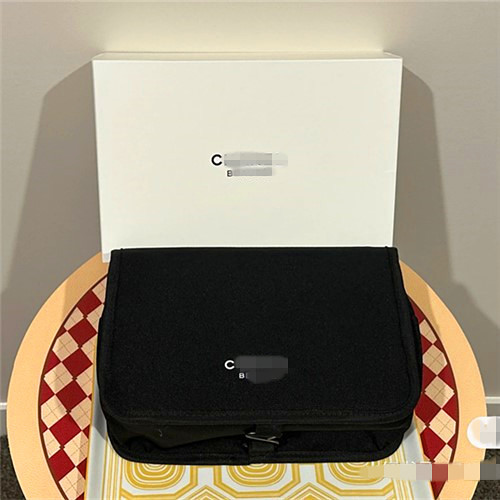 Storage Unisex Hanging Multi-functional Toilet Bag with Gift Box-image-1106160159
