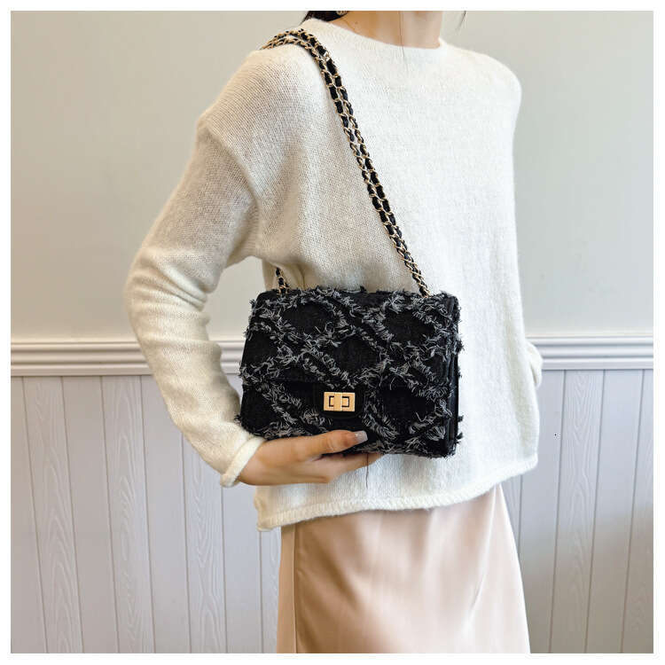 Women Denim Quilted Small Square Crossbody Bag, Vintage Diamond Pattern Chain Shoulder Handbag, Elegant Underarm Flap Purse for Daily Dating 111111