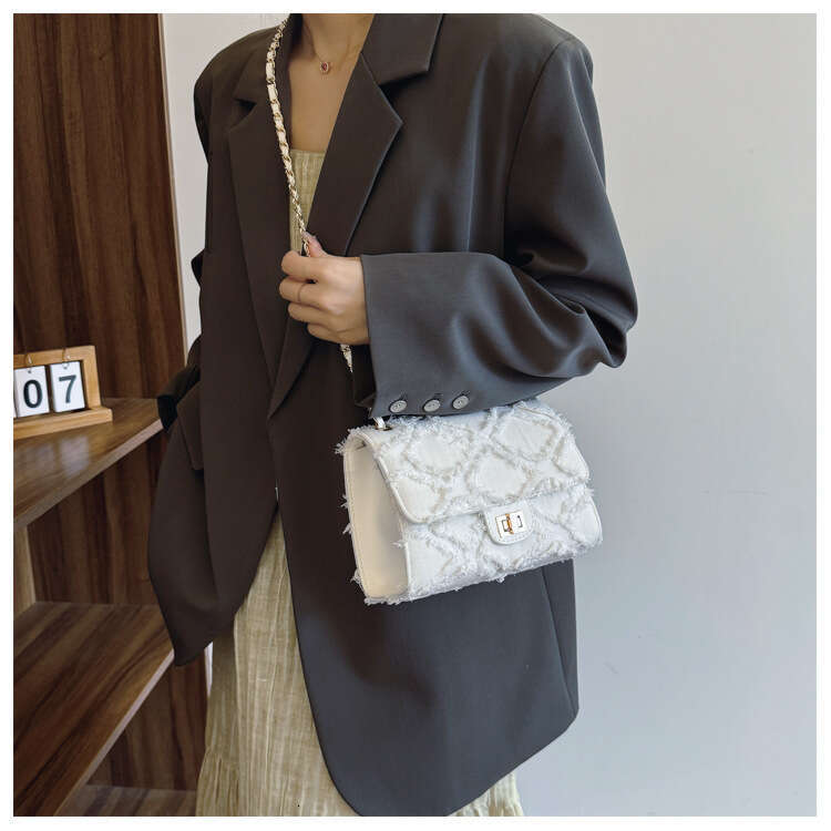 Women Denim Quilted Small Square Crossbody Bag, Vintage Diamond Pattern Chain Shoulder Handbag, Elegant Underarm Flap Purse for Daily Dating 222