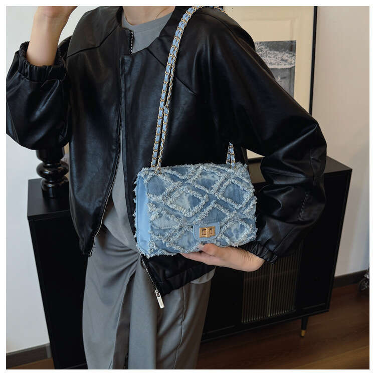 Women Denim Quilted Small Square Crossbody Bag, Vintage Diamond Pattern Chain Shoulder Handbag, Elegant Underarm Flap Purse for Daily Dating 888